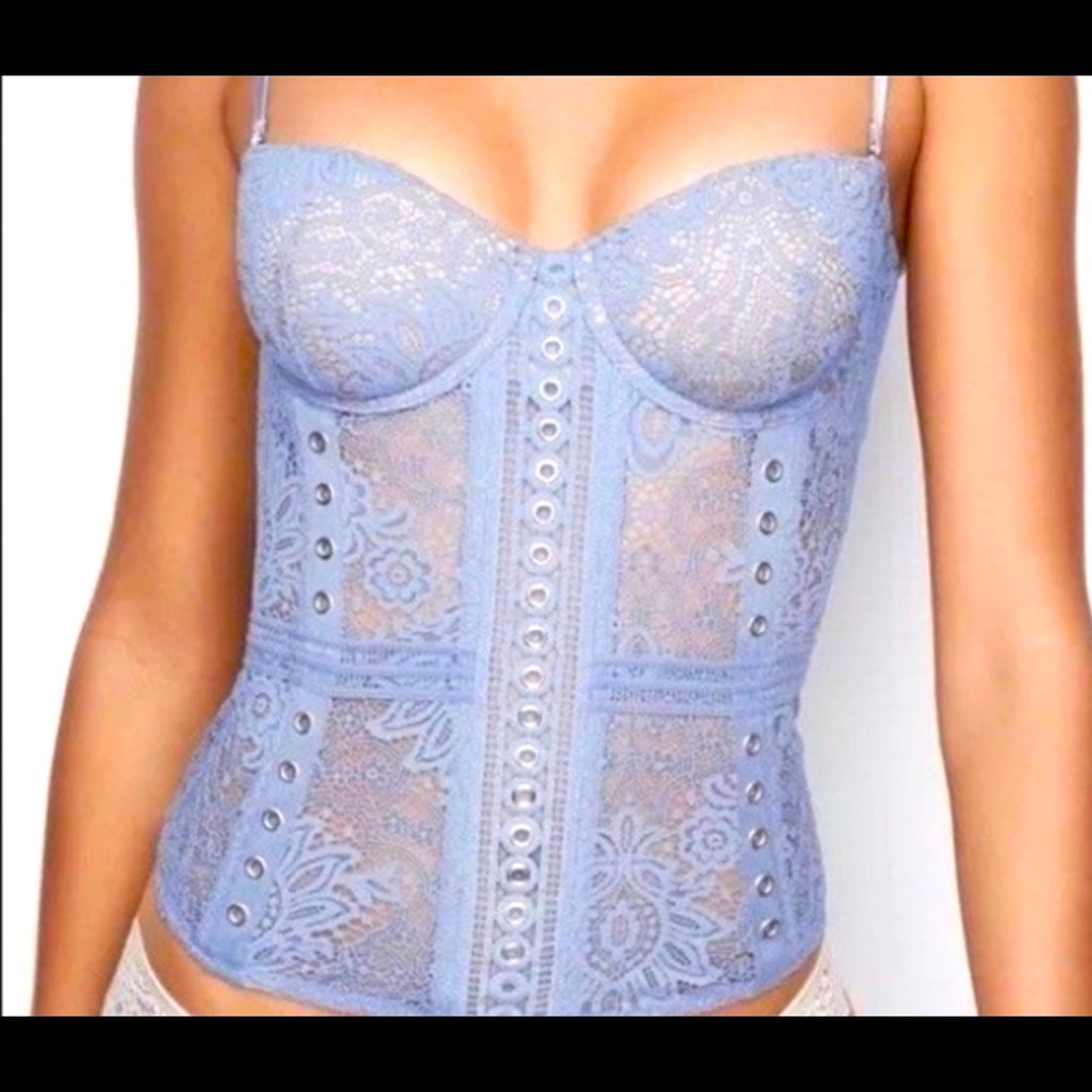 Blue bustier VS